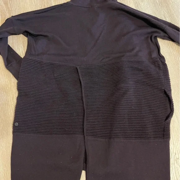 Sz 4 Plum Lululemon merino wool lotus cardigan - Picture 2 of 7